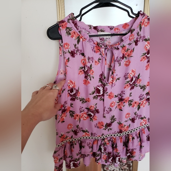 NWOT pretty petunia ruffled top - Picture 8 of 16